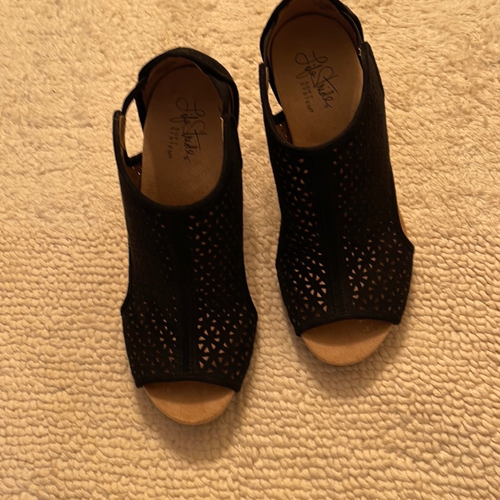 Life Stride Black Sandals